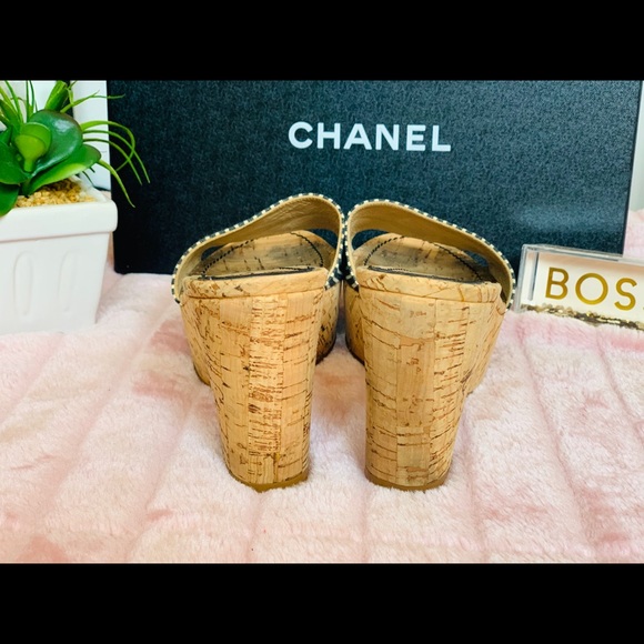 ♥️SOLD to a lovely Buyer!♥️Chanel Logo Wedge - Picture 5 of 9